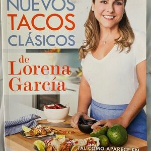 Nuevos Tacos Clásicos Cookbook by - White Cover